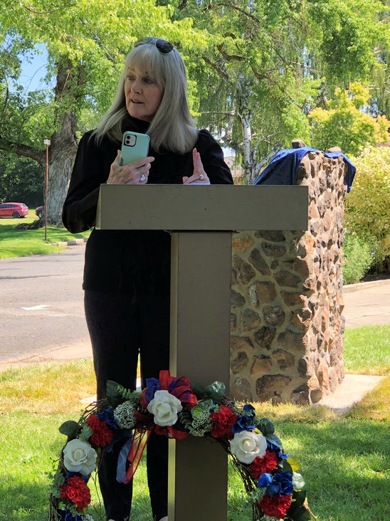 Click to display the next picture